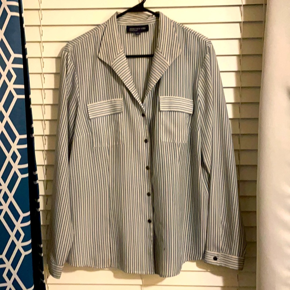 Business casual blouse.